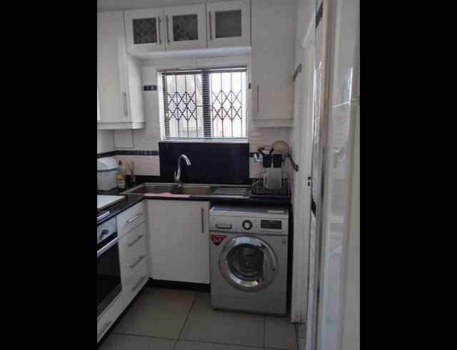 4 BEDROOM HOUSE FOR SALE IN CHATSWORTH CENTRAL